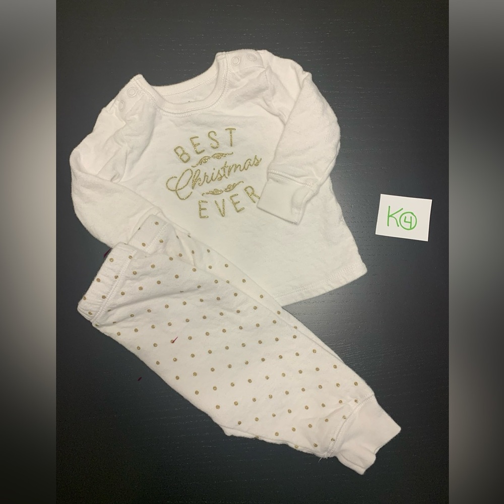 ⭐️2/$11.00⭐️ OshKosh B'gosh White and Gold Christmas Set